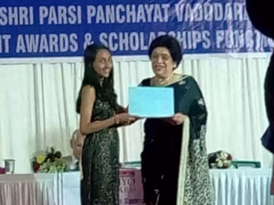 512e15_cee70690258d4ea3bc5b065674d40ffe~mv2